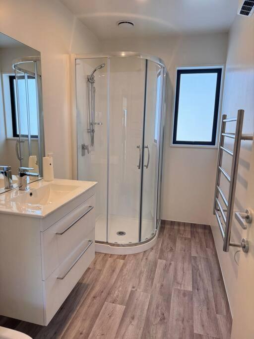 Cbd Luxury Parkside Living 2 Bedroom With Parking Κράισττσερτς Εξωτερικό φωτογραφία