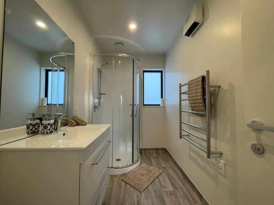 Cbd Luxury Parkside Living 2 Bedroom With Parking Κράισττσερτς Εξωτερικό φωτογραφία