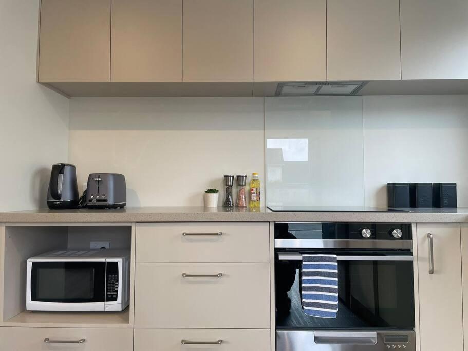 Cbd Luxury Parkside Living 2 Bedroom With Parking Κράισττσερτς Εξωτερικό φωτογραφία