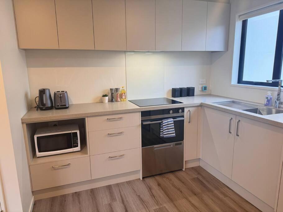 Cbd Luxury Parkside Living 2 Bedroom With Parking Κράισττσερτς Εξωτερικό φωτογραφία