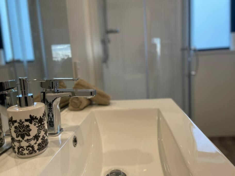 Cbd Luxury Parkside Living 2 Bedroom With Parking Κράισττσερτς Εξωτερικό φωτογραφία