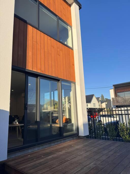 Cbd Luxury Parkside Living 2 Bedroom With Parking Κράισττσερτς Εξωτερικό φωτογραφία