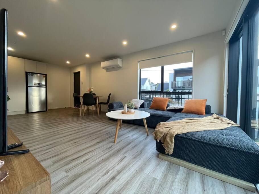 Cbd Luxury Parkside Living 2 Bedroom With Parking Κράισττσερτς Εξωτερικό φωτογραφία