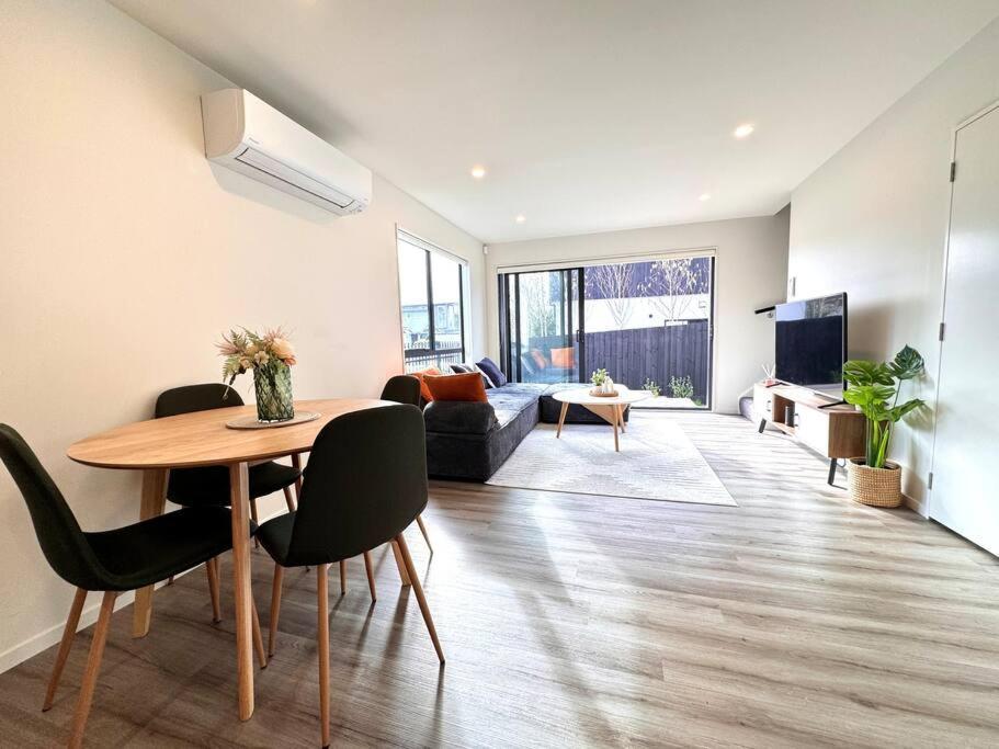 Cbd Luxury Parkside Living 2 Bedroom With Parking Κράισττσερτς Εξωτερικό φωτογραφία
